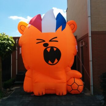 Opblaasbare Oranje Leeuw2